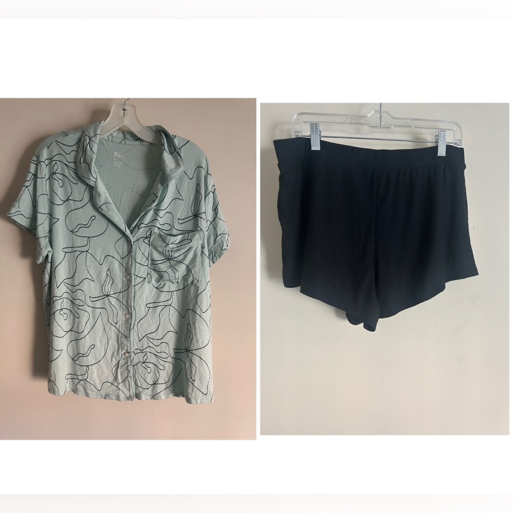 Stars Above Womenβs Pajama Set NWT